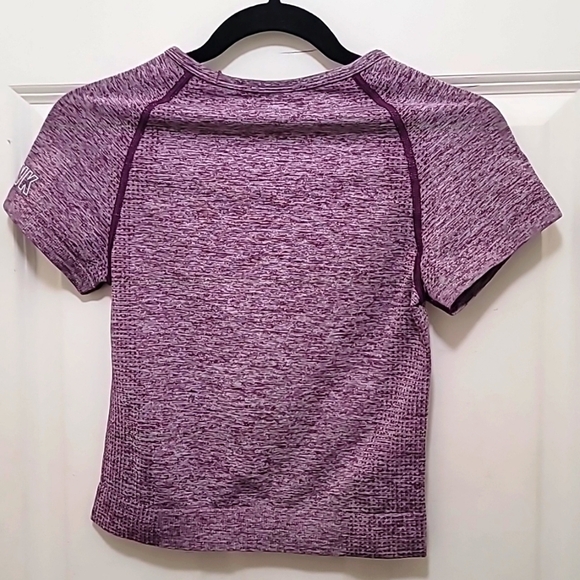 VICTORIA'S SECRET WOMEN'S PINK SEAMLESS WORKOUT CROPPED TOP CREW NECK SZ M IN - Picture 3 of 6